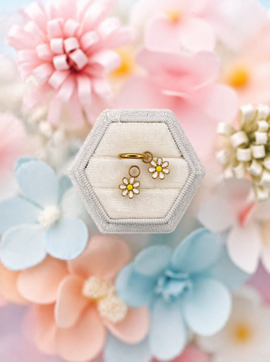 Dainty Daisy Charms
